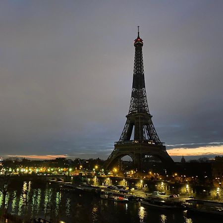 Апартаменты Eiffel Tower Romantic View Париж Экстерьер фото
