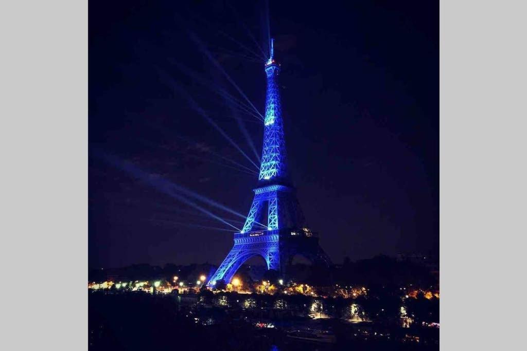 Апартаменты Eiffel Tower Romantic View Париж Экстерьер фото